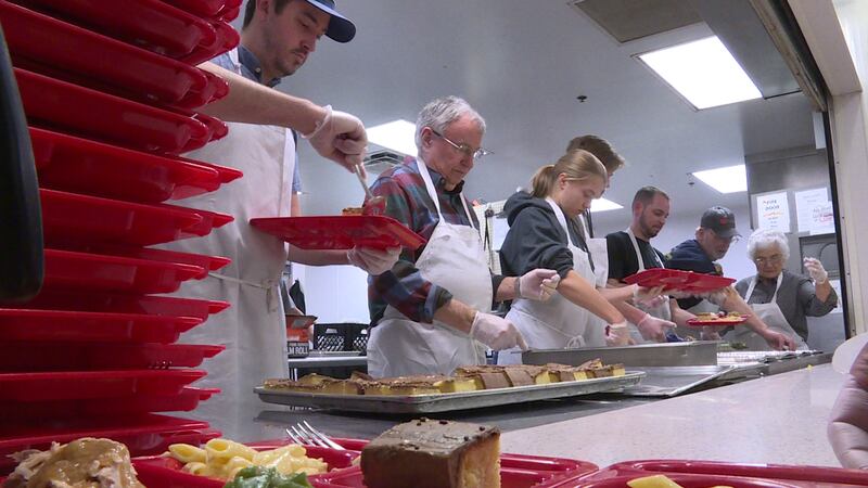 Siena/Francis House serves holiday meal for hundreds