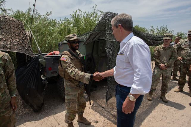 Gov. Pillen visits Nebraska National Guard sent to U.S.-Mexico border - Vimarsana News