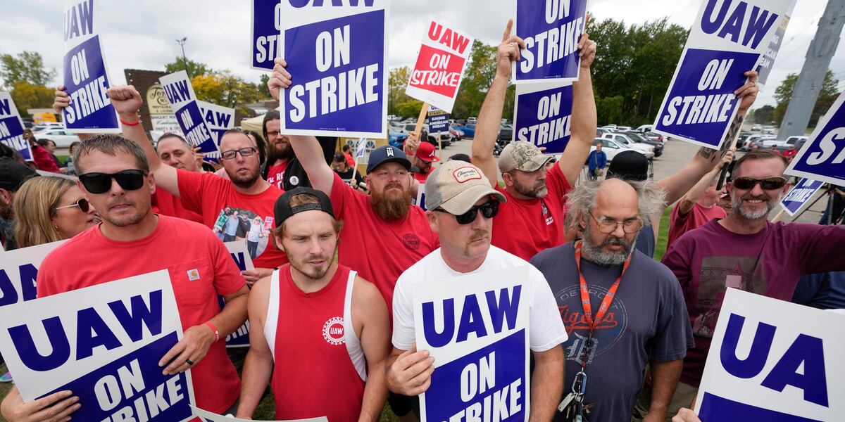 United Auto Workers union reaches a tentative contract agreement with